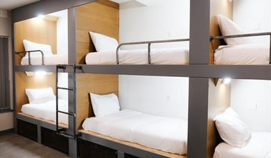 Cwtsh Hostel bunk beds