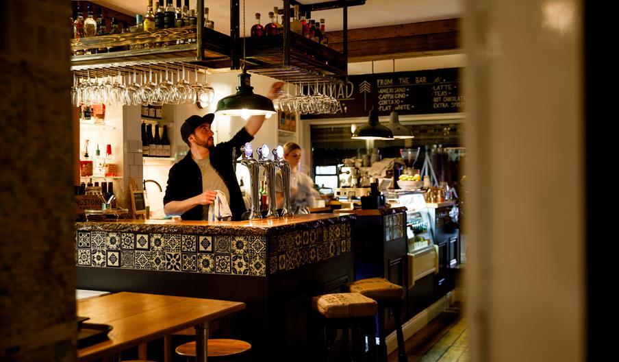 Nomad Bar & Kitchen