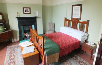 Dylan Thomas Birthplace Bedroom
