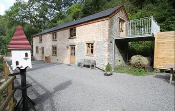Image of No 2 Cathelyd Colliery Stables from the outside