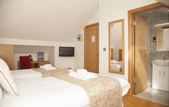 Somerfield Lodge ensuite bedroom