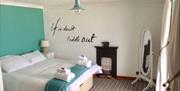 Daisy_s Gorgeous Fisherman_s Cottage bedroom