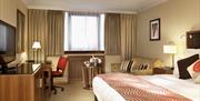 Delta Hotels by Marriott Swansea bedroom